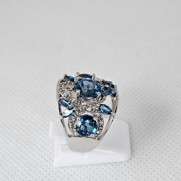 Genuine London Blue Topaz Ring Rhodium Sterling Silver Size 7! New - Picture 2 of 12